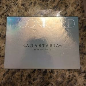 Anastasia moonchild glow kit
