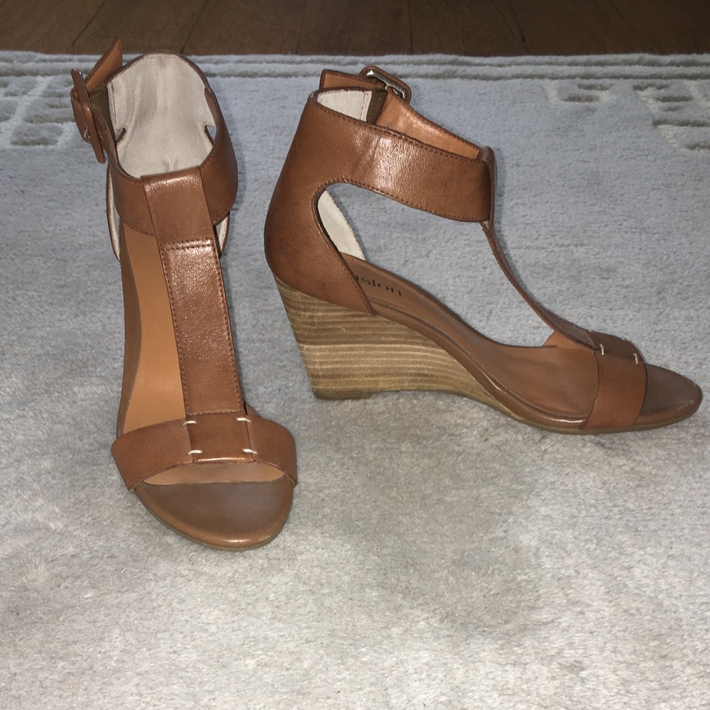 CASLON WEDGES/HEELS brown size 5W. Worn twice!
