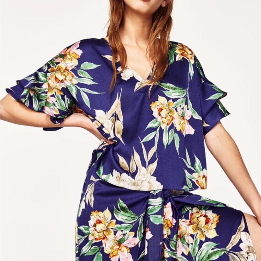 Ruffle floral print blouse & bottom