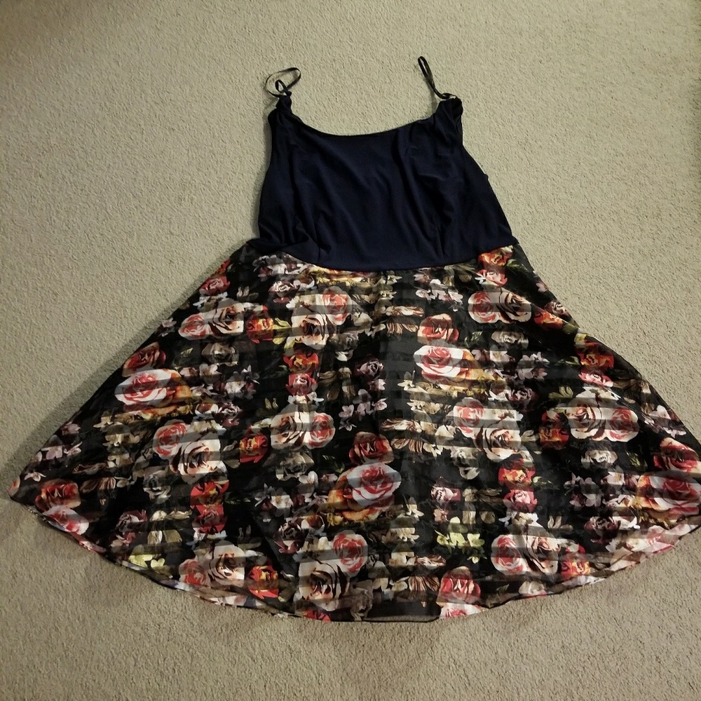 Flower dress size 22 ladies new Navy and multiple