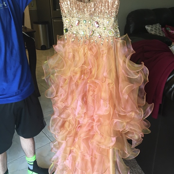 Prom dress in great condition only used once - Picture 2 of 3