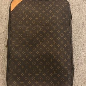 LOUIS VUITTON Pegase 55 Luggage