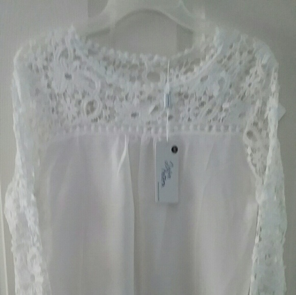 White soft lace/silk style blouse. - Picture 3 of 3
