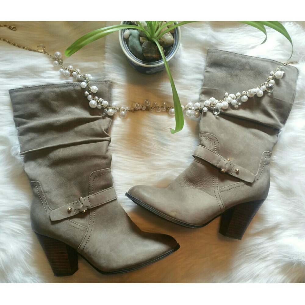 🎉HP!🎉 Gray Leather Boots