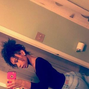 Meet your Posher, Nia