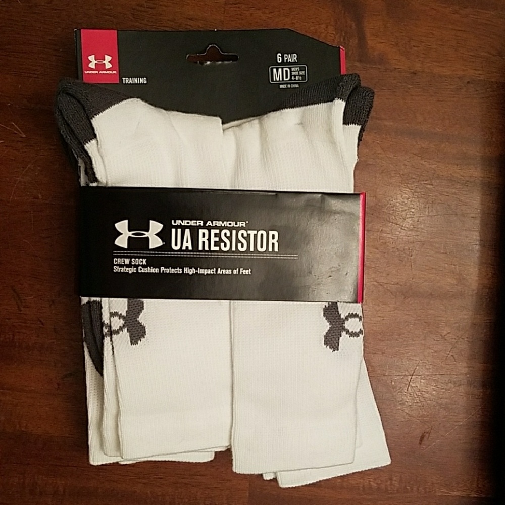SOLD!! Under Armour Socks