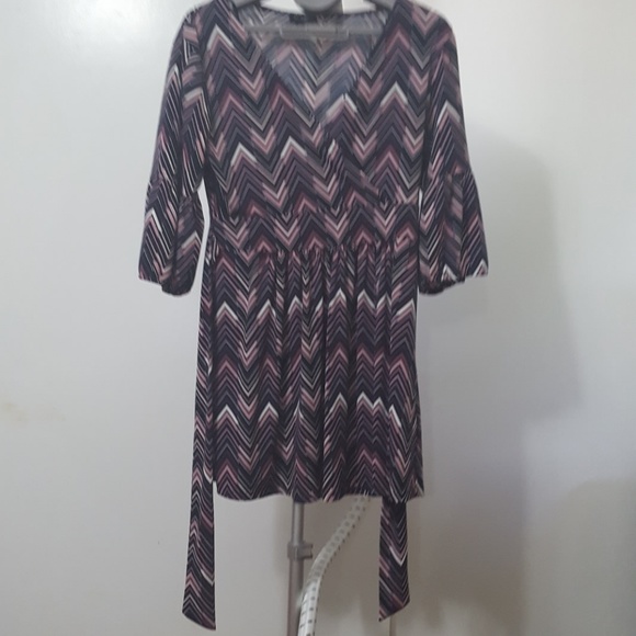 Dress - Picture 2 of 4