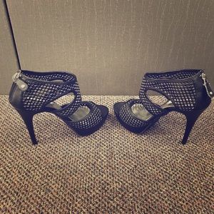 Simply Vera, Vera Wang black heels size 6