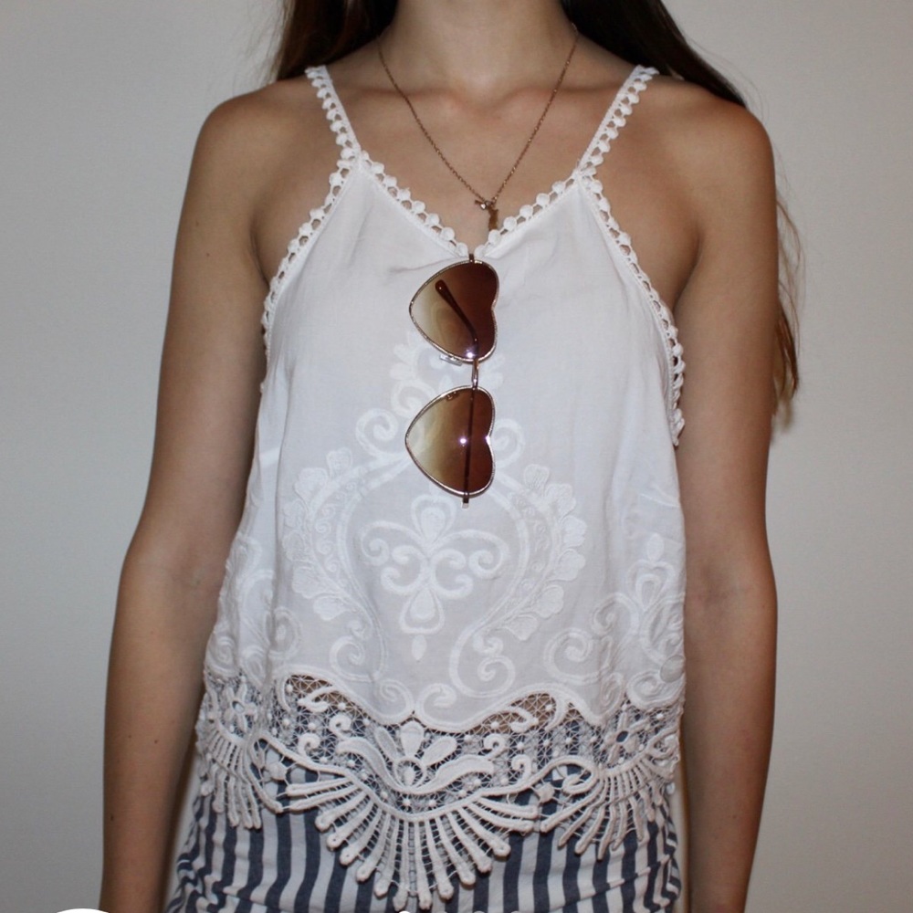 Kendall & Kylie flowy tank 💛