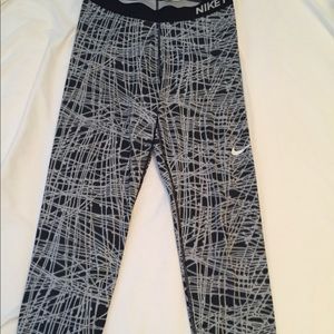 Nike Pro Capris