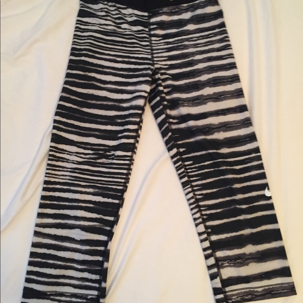 Nike Pro Capris