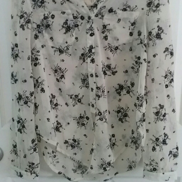 Lightweight button down flower print blouse - Picture 2 of 2