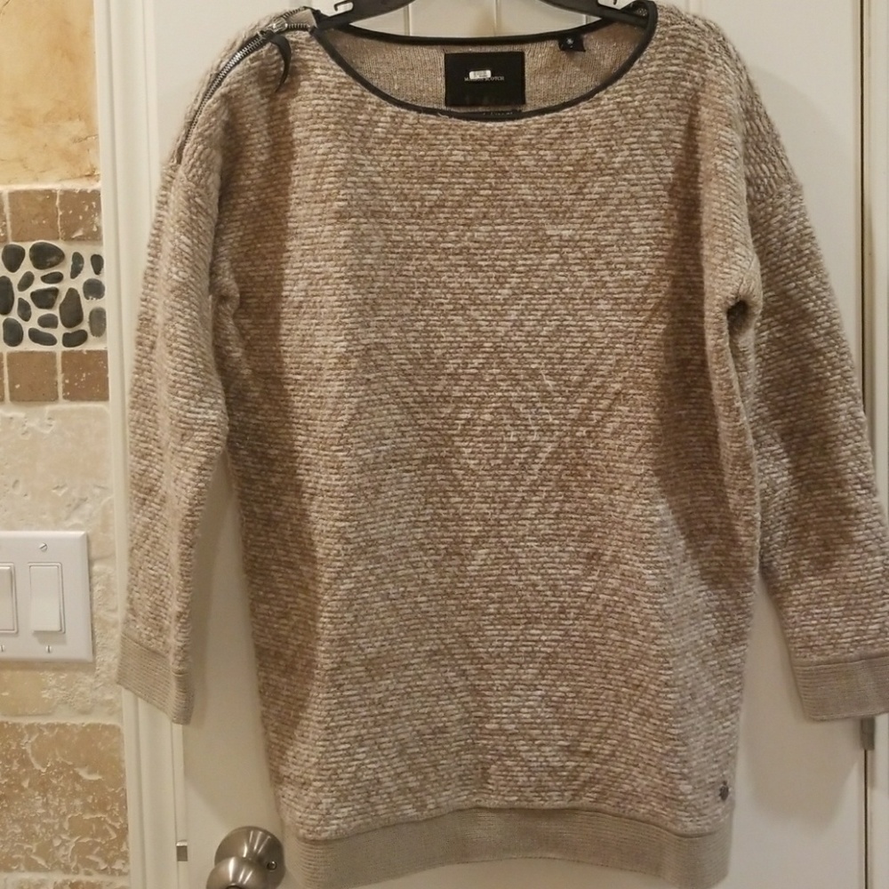 Madison Scotch sweater sz 1 or S