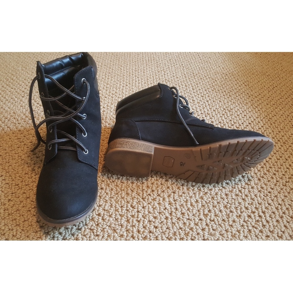 Madden Girl Lace Up Combat Boots NWOT