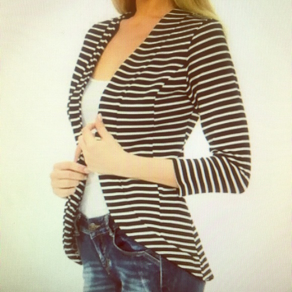 Jackets & Blazers - NWOT Striped collarless blazer