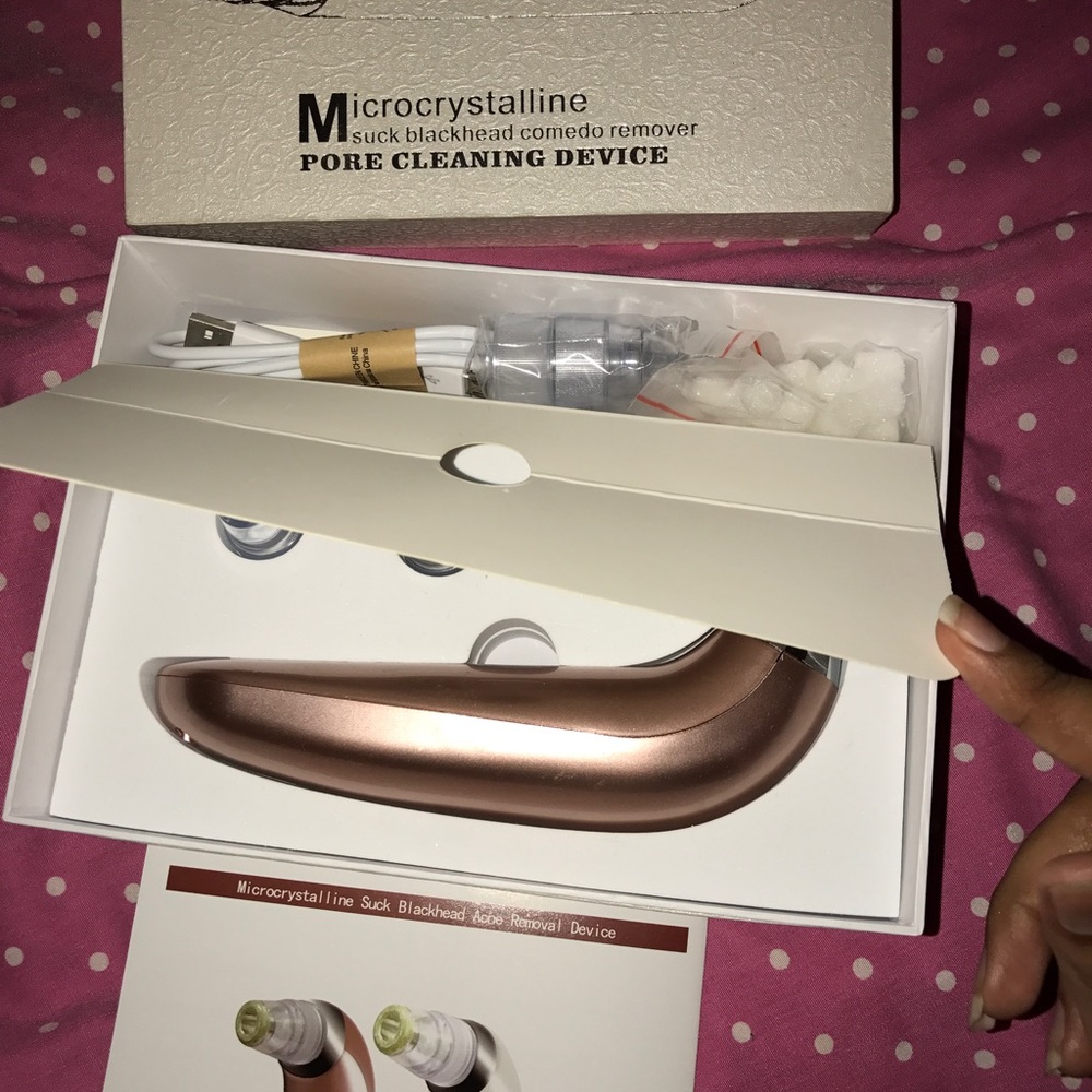 Black head / acne removed brand new