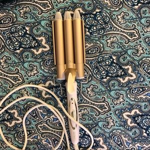 Triple Barrel Hair Curling Iron