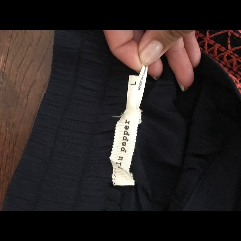 Shorts - Picture 3 of 8
