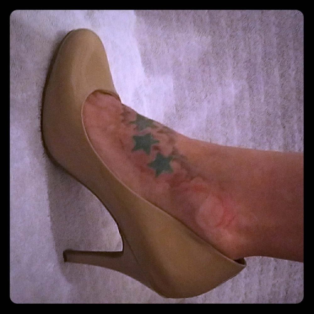 Sz 7 1/2 Nude Patent Pumps