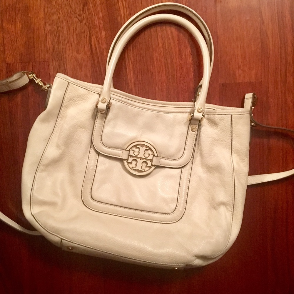 Tory Burch Amanda Hobo Bag