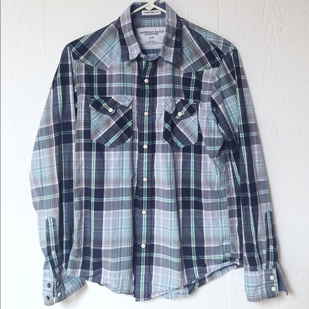 American Eagle Casual Button Down Vintage Fit