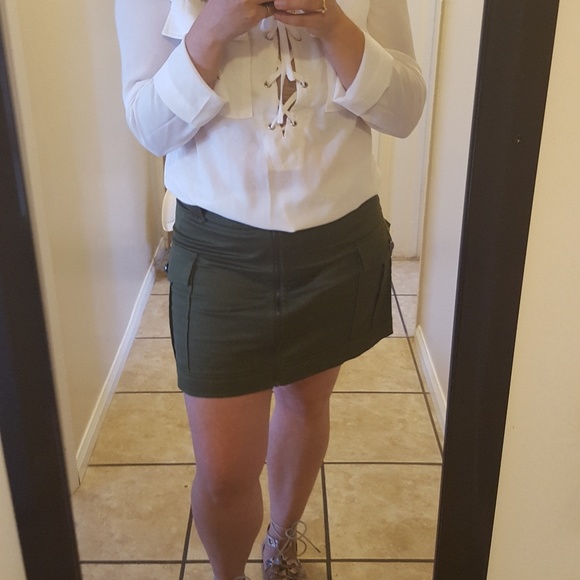 Olive green skirt - Picture 3 of 3