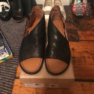 Free people Mont Blanc black sandals