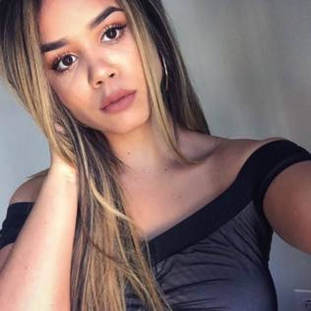 Meet your Posher, Cassaundra