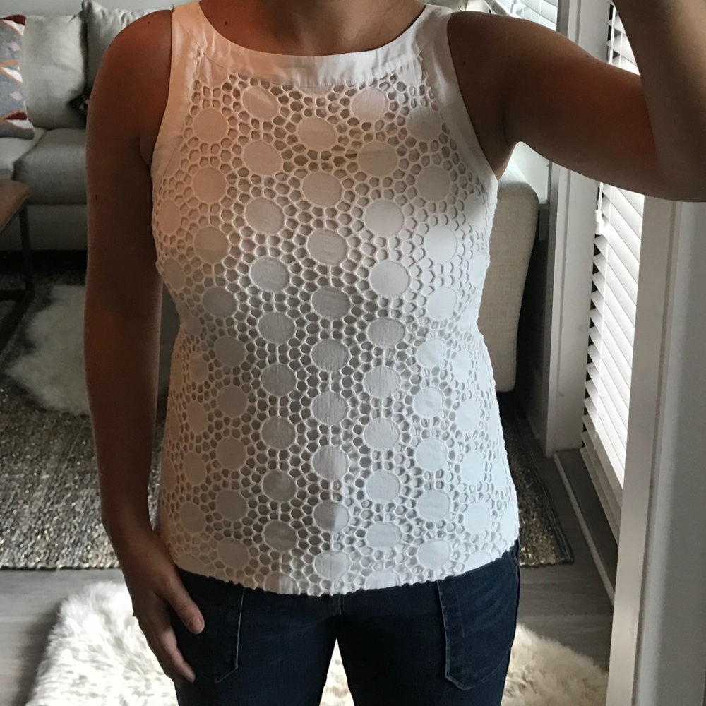 Vineyard Vines eyelet/lace top