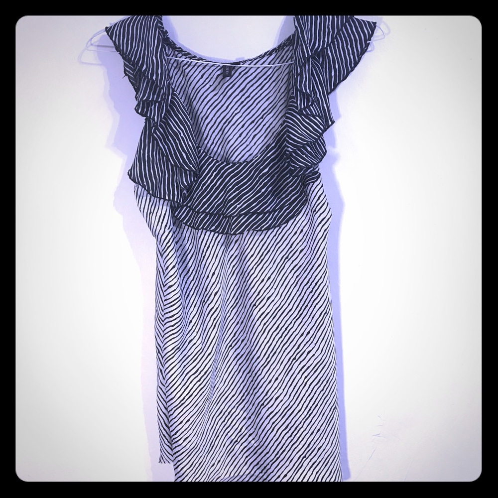 INOIS Silky Black/White Top