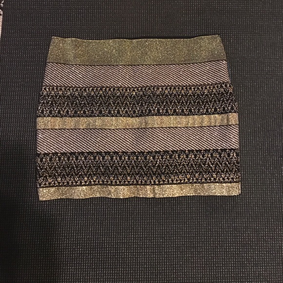 💫Black and Gold Bandage Skirt 💫 - Picture 1 of 4