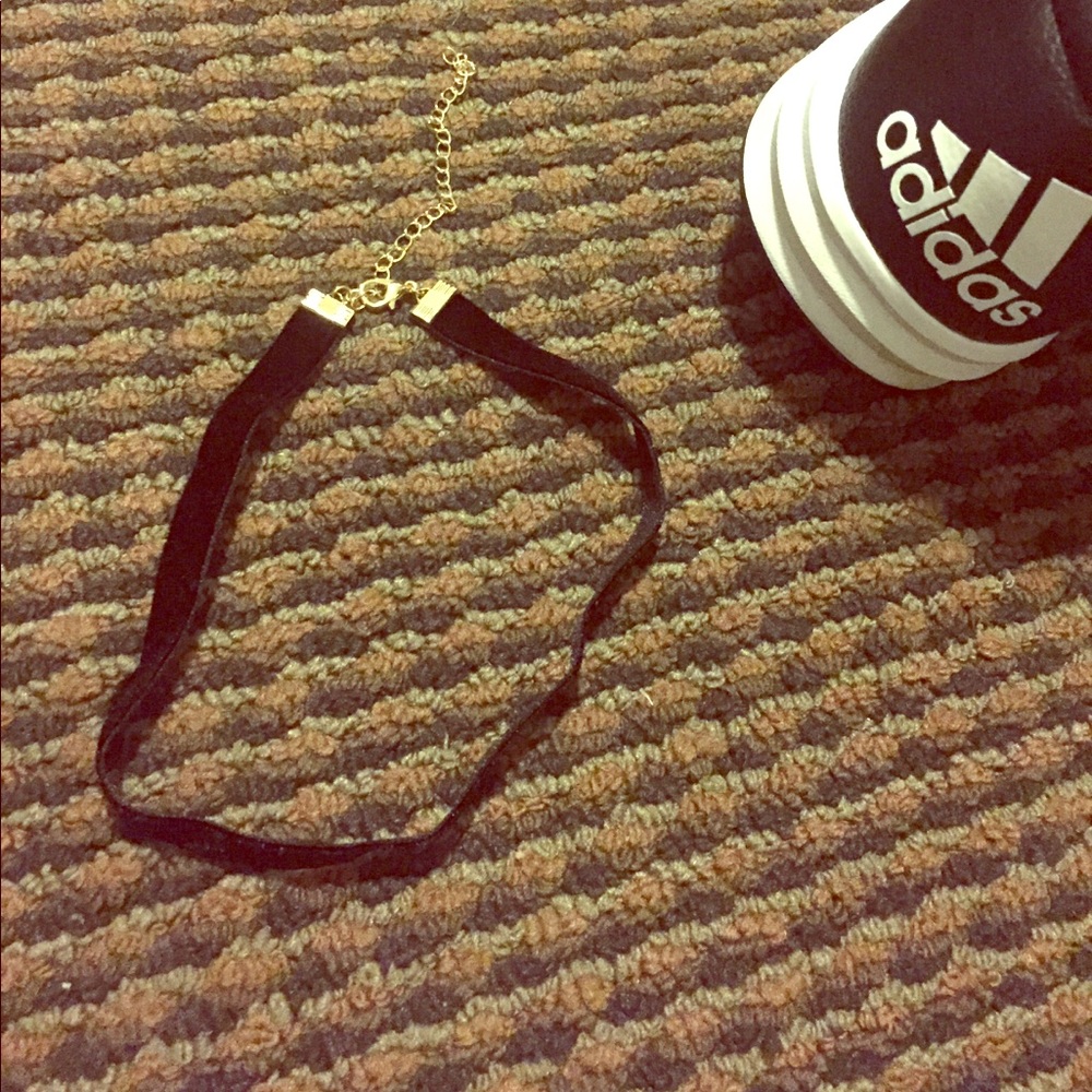Medium Thickness Black Choker