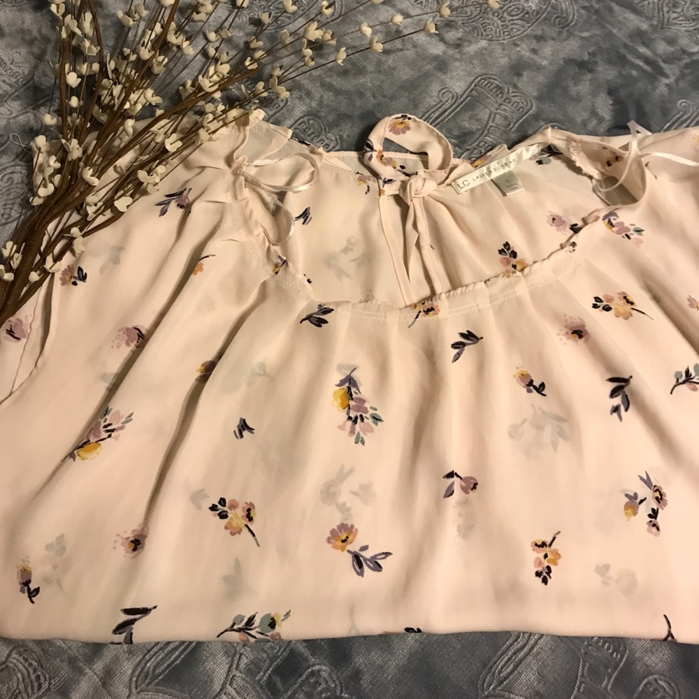 Beautiful blouse for any occasion 🌸✨👚