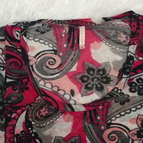 💥4/$25💥 Two Cute Colorful Fitted Shirts - Picture 5 of 6