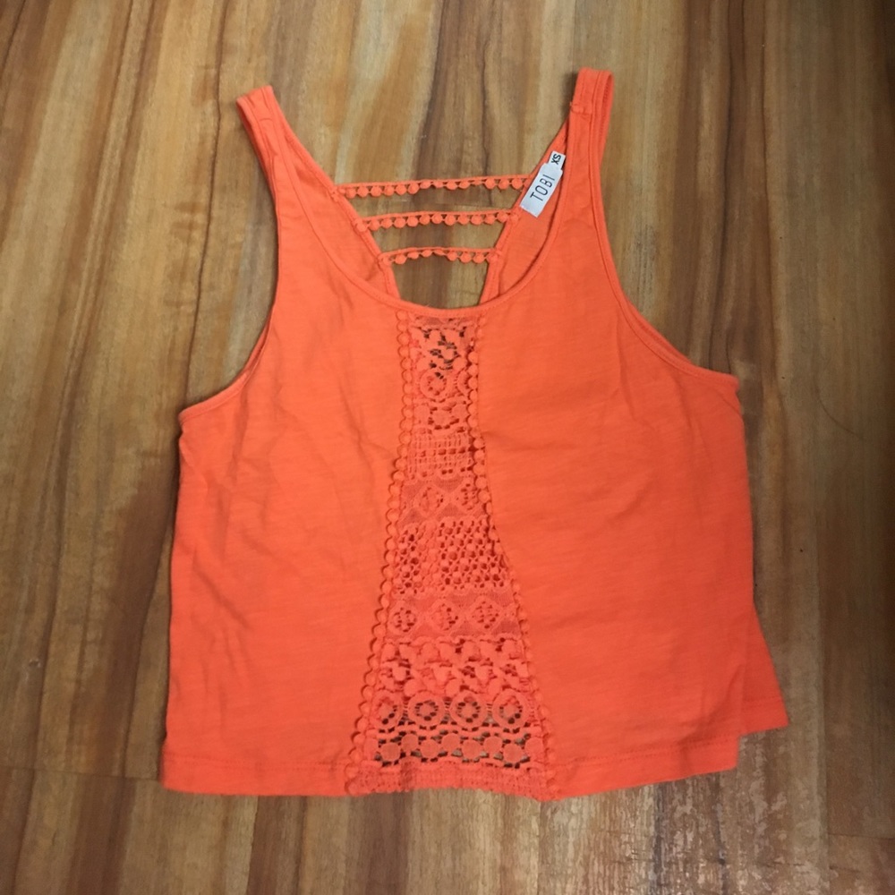 Bright cropped tank top
