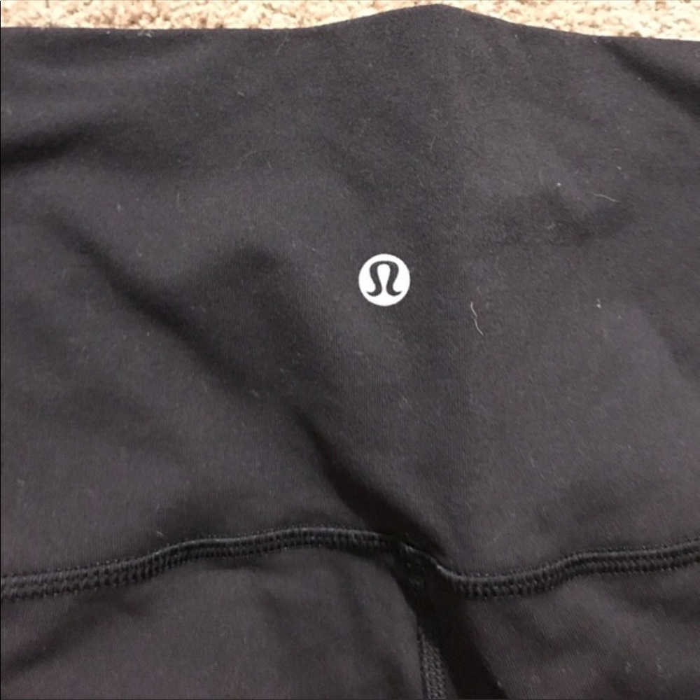 Gently Worn Lululemon Wunder Under Crop Yoga Pants