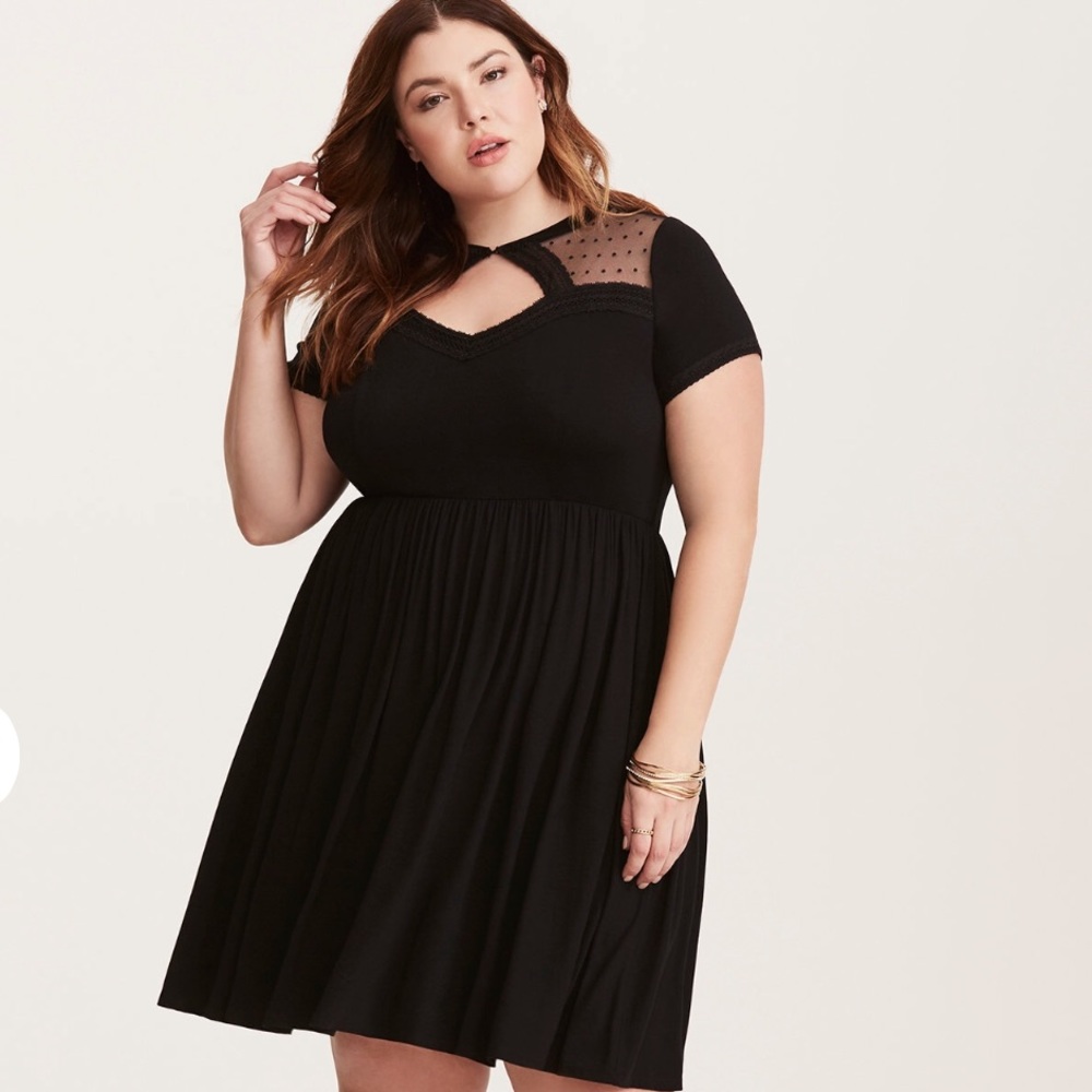 ONLY 1 LEFT!! I Dot Mesh Inset Skater Dress 🖤 - Picture 2 of 4