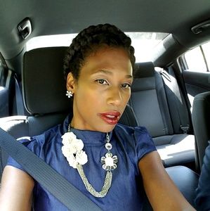 Meet your Posher, Larai