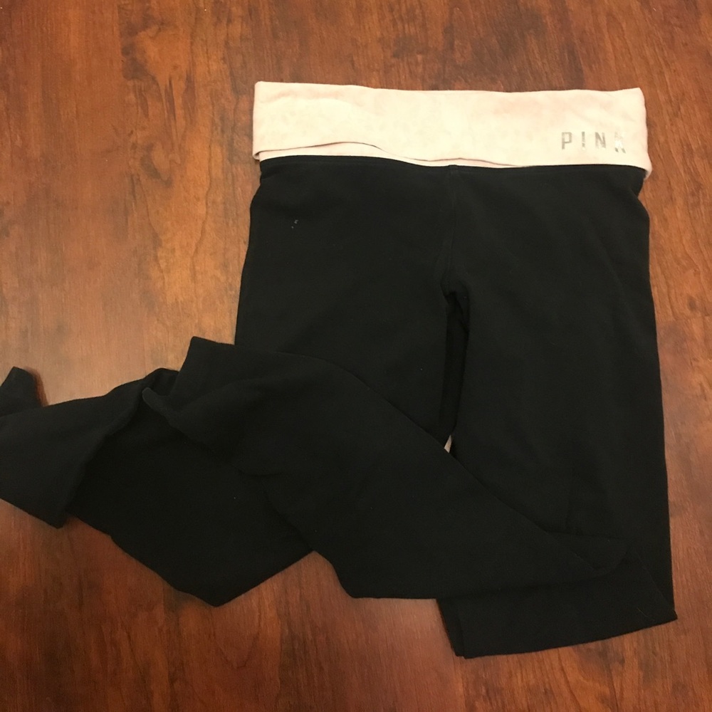 🔑📦MOVING SALE: VS Pink 3/4 length yoga legging