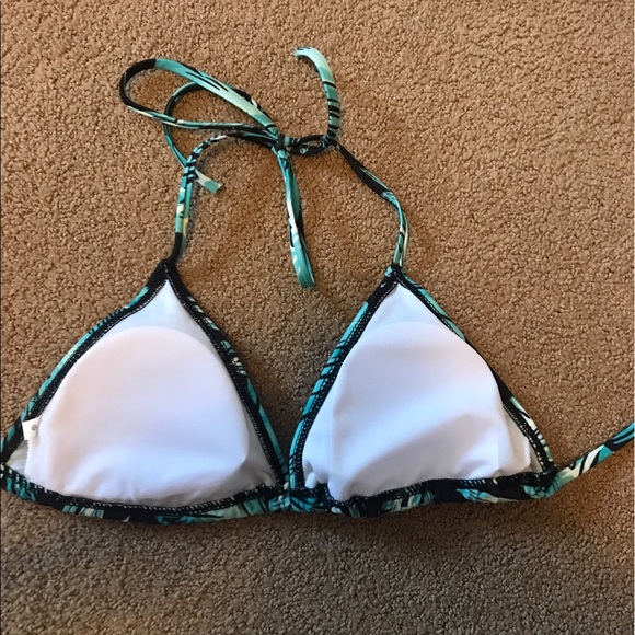 Leaf print bikini top - Picture 2 of 2