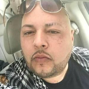 Meet your Posher, Carlos