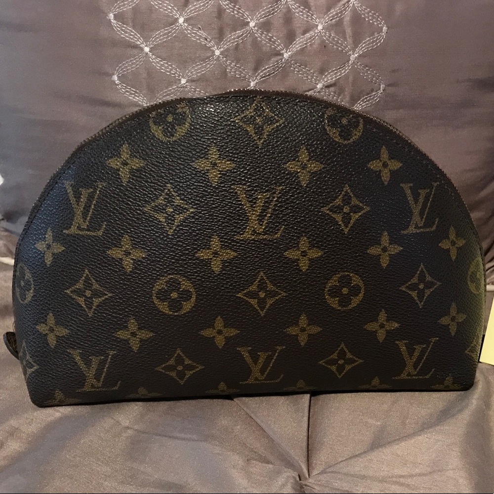 Louis Vuitton Demi Ronde Trousse Toiletry Bag