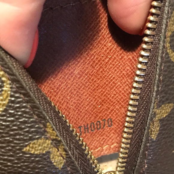 Louis Vuitton Demi Ronde Trousse Toiletry Bag - Picture 4 of 4