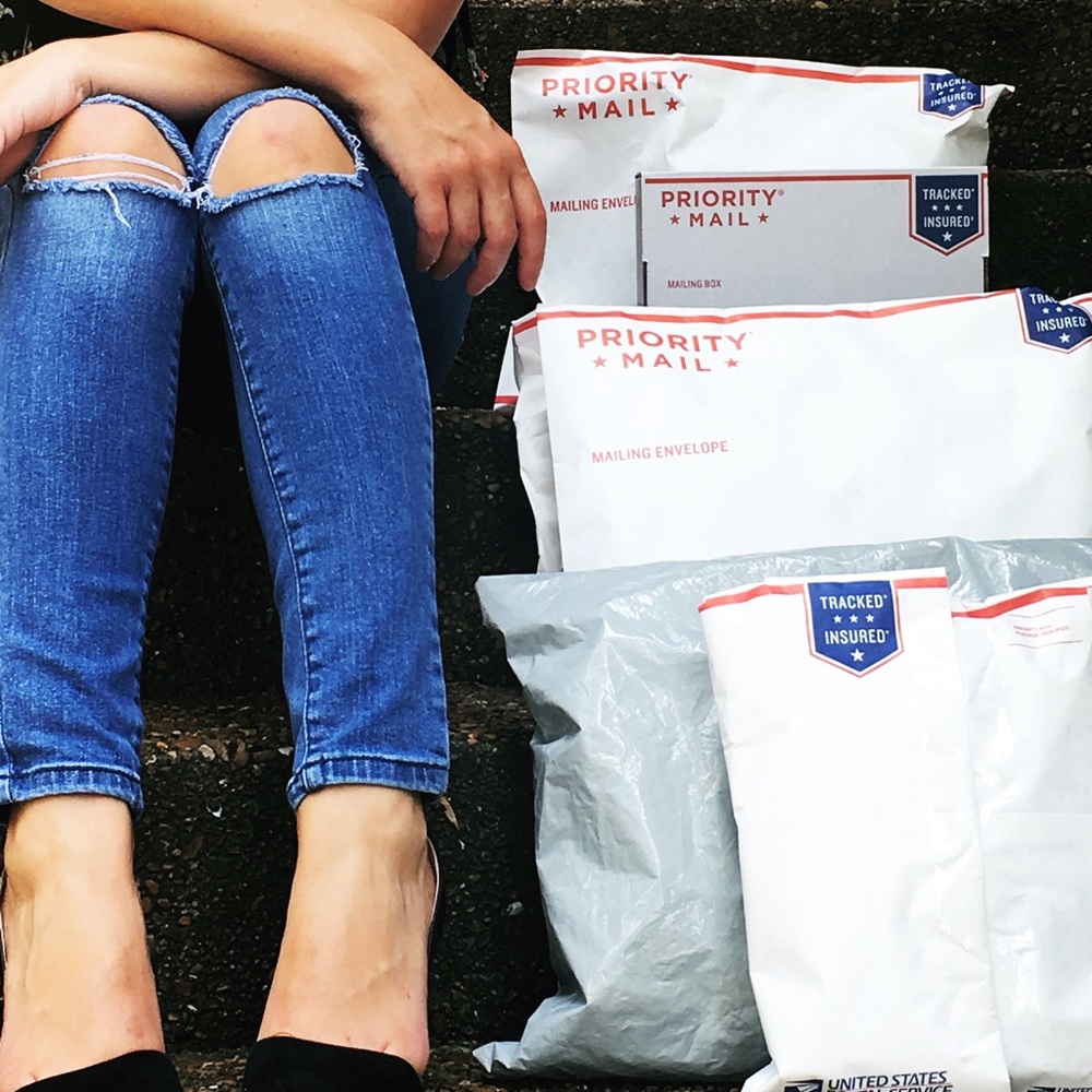I ship daily! 📦📫