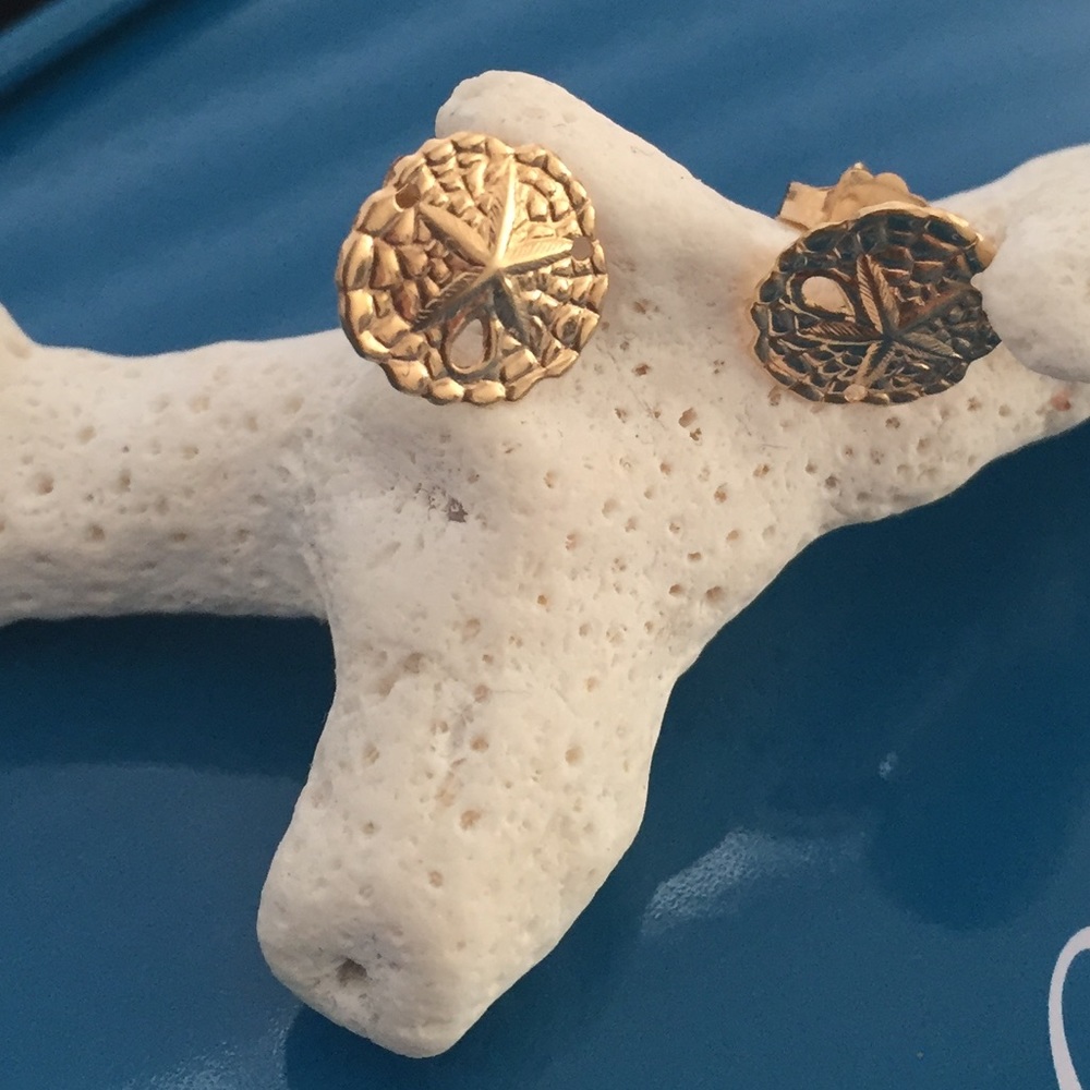 Gold stud earrings 14k. Yellow gold. Italian.