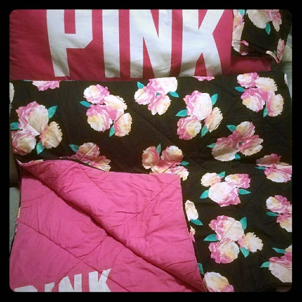 PINK VS Queen Reversible  Comforter