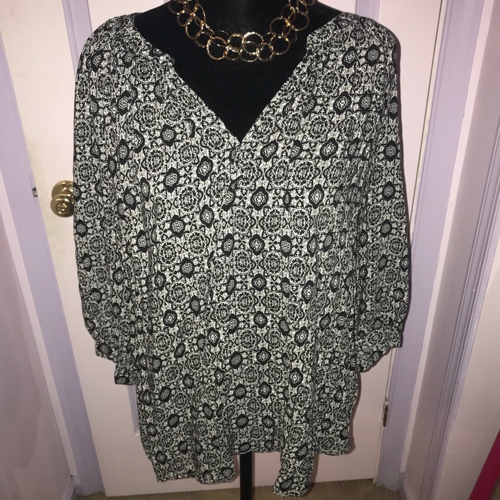 Black printed blouse size 2X