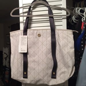 Lululemon summer lovin tote