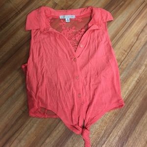 Cropped tank top with floral lace back