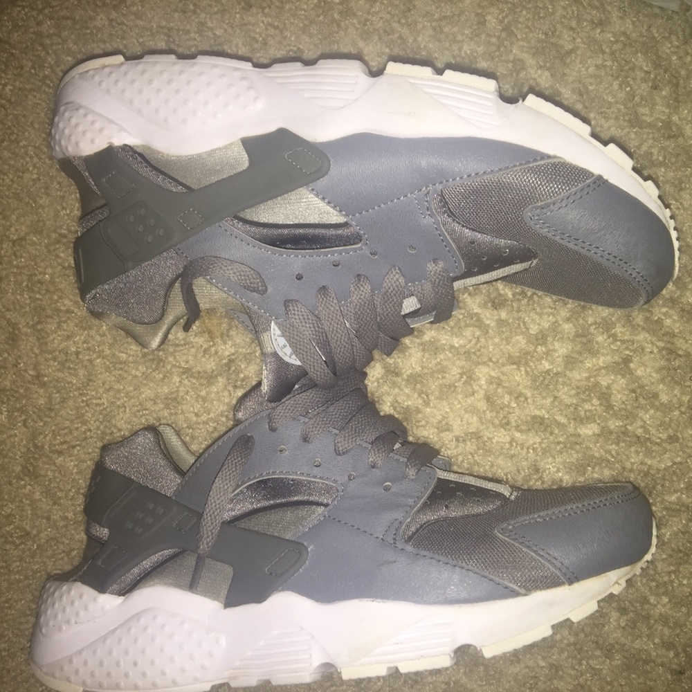 Grey Nike Huaraches